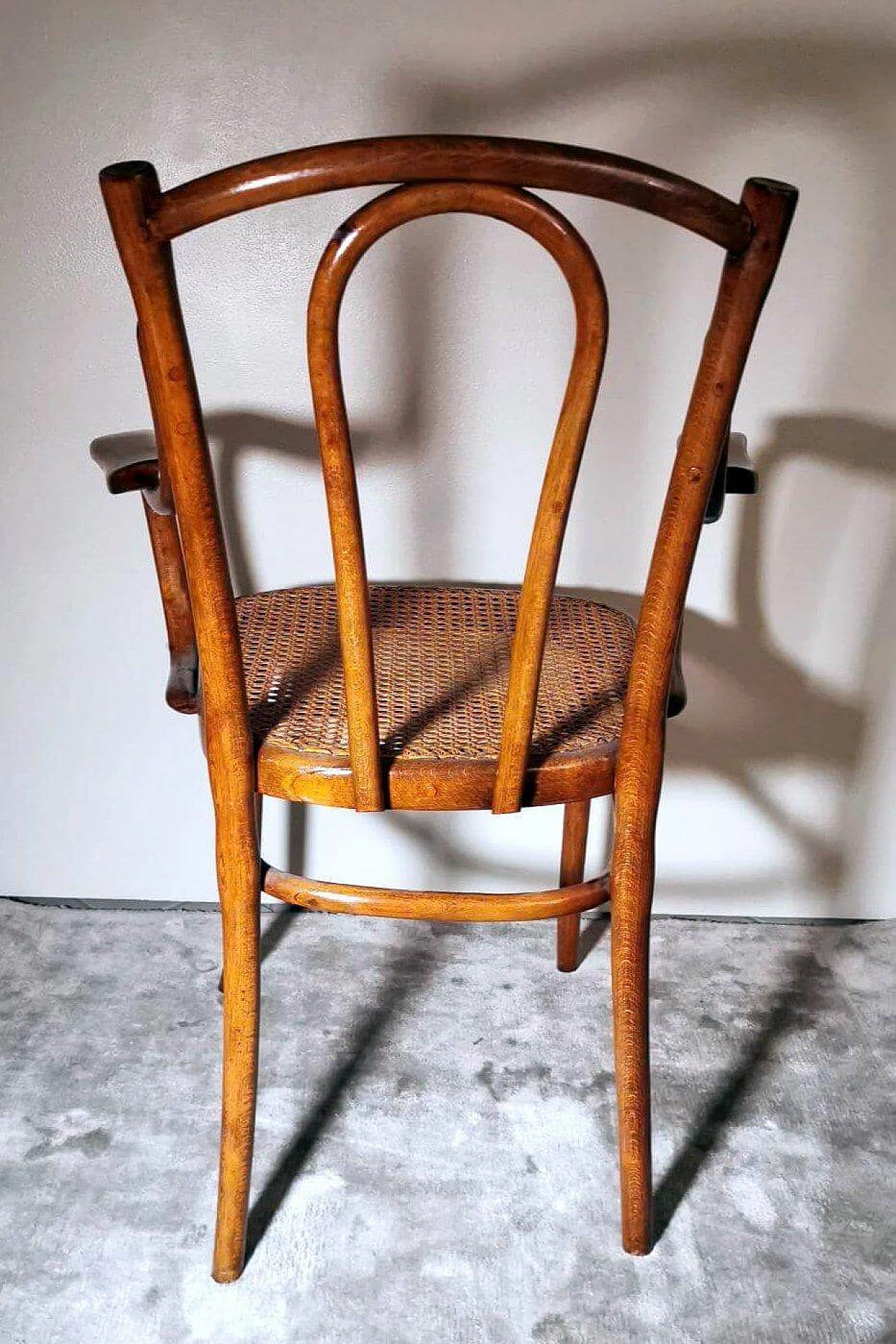 Poltrona 56 in faggio curvato e paglia di Vienna di Thonet, inizio '900 6