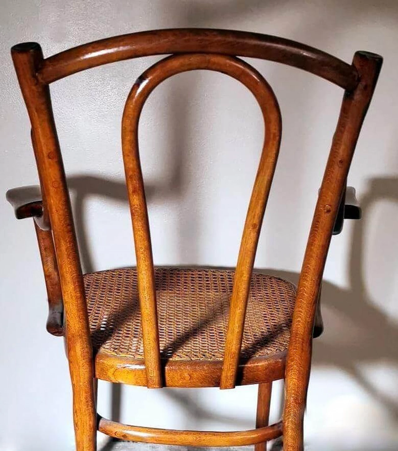 Poltrona 56 in faggio curvato e paglia di Vienna di Thonet, inizio '900 12