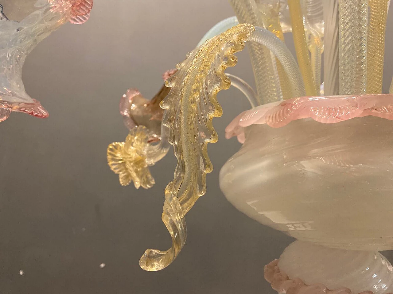 Lampadario decorato con fiori in vetro di Murano, anni '60 1