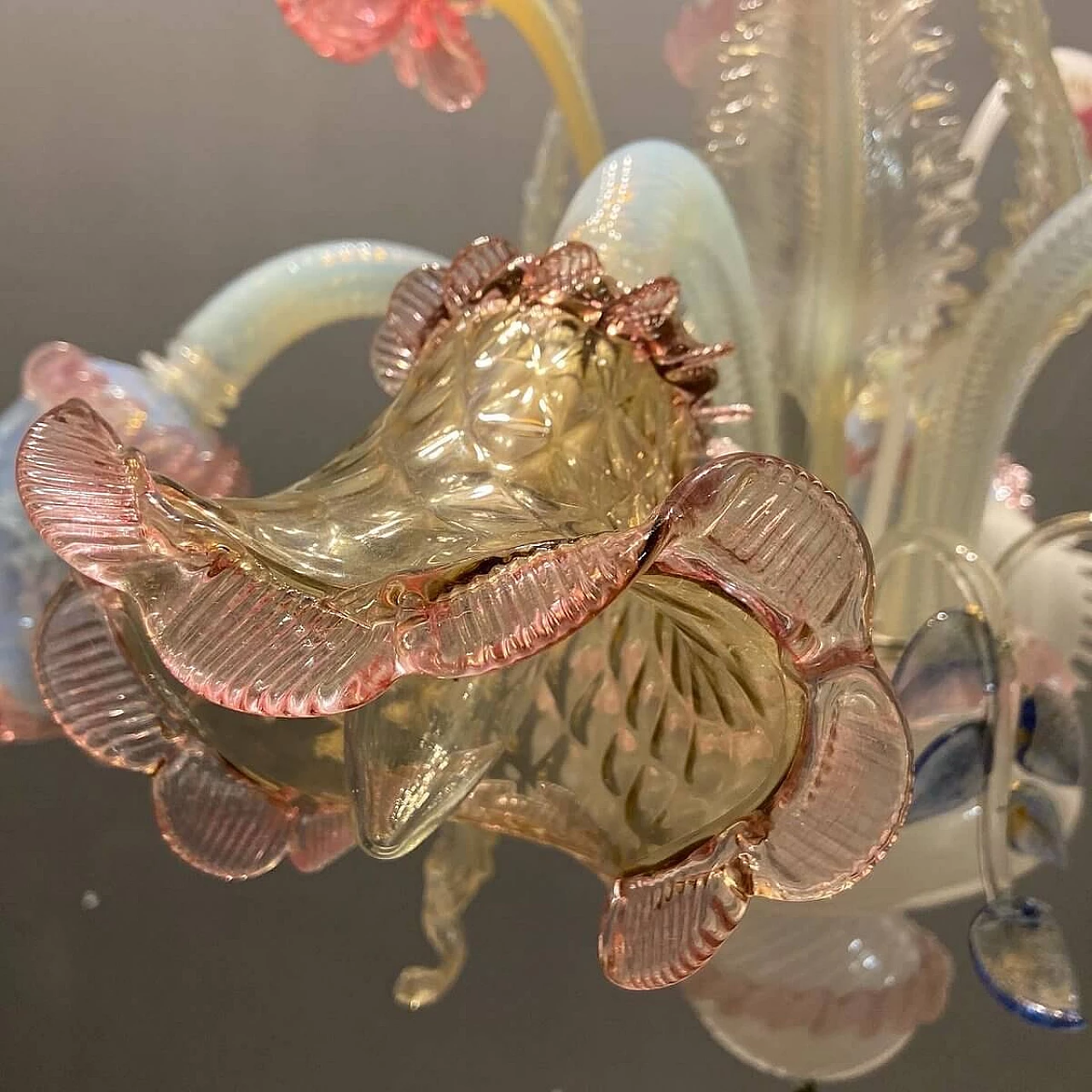 Lampadario decorato con fiori in vetro di Murano, anni '60 5