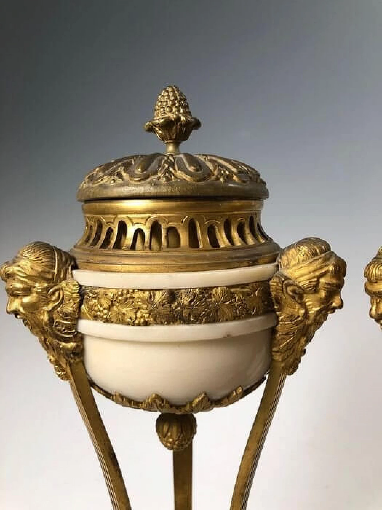 Pair of gilt bronze and white marble incense burners, 19th century 5