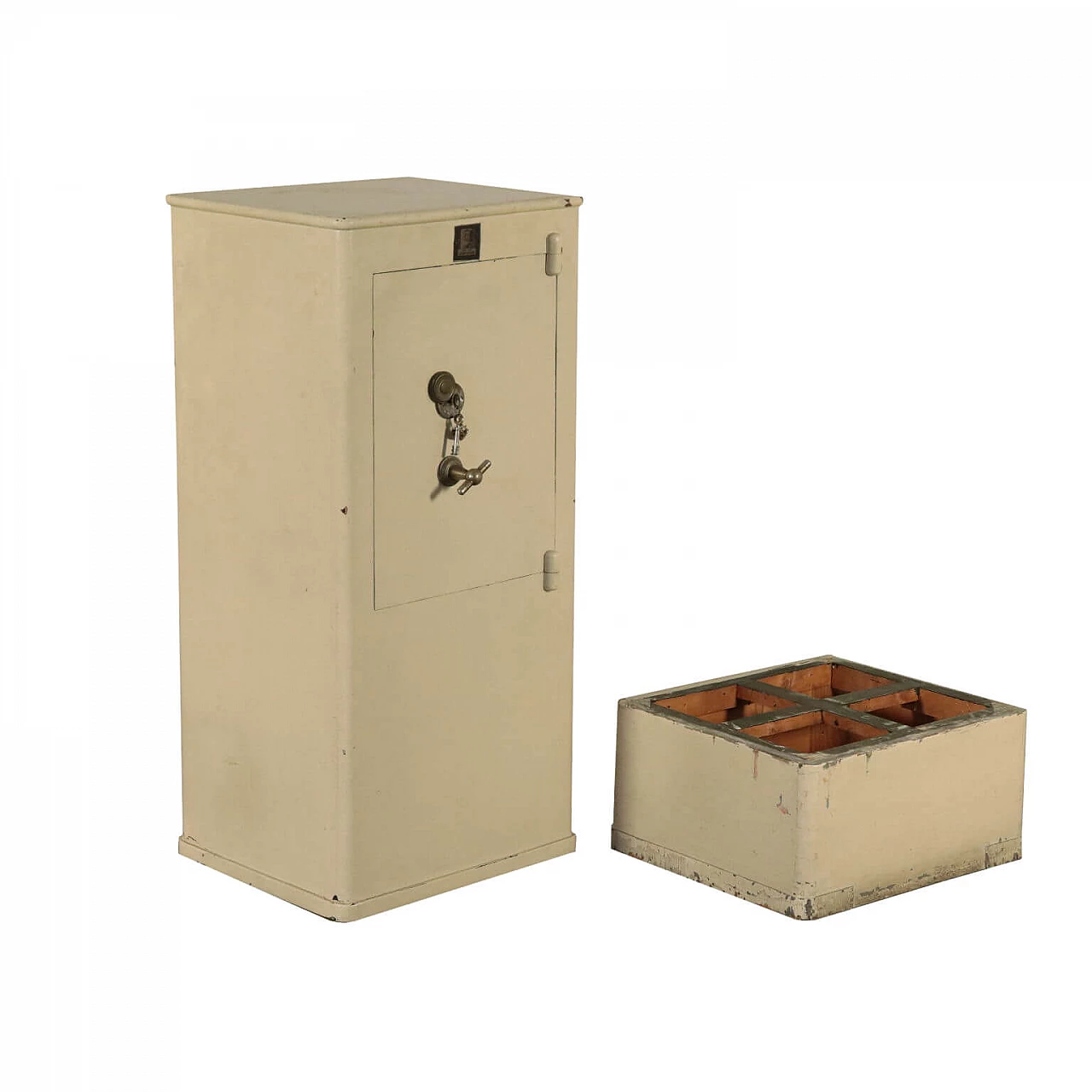Armoured iron safe, early 20th century 1