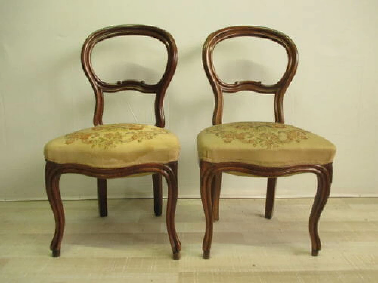 Pair of Louis Philippe chairs in solid walnut, mid-19th century 1