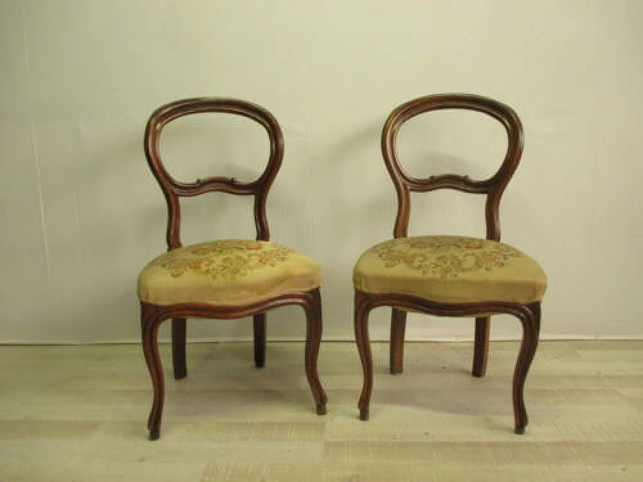 Pair of Louis Philippe chairs in solid walnut, mid-19th century 9