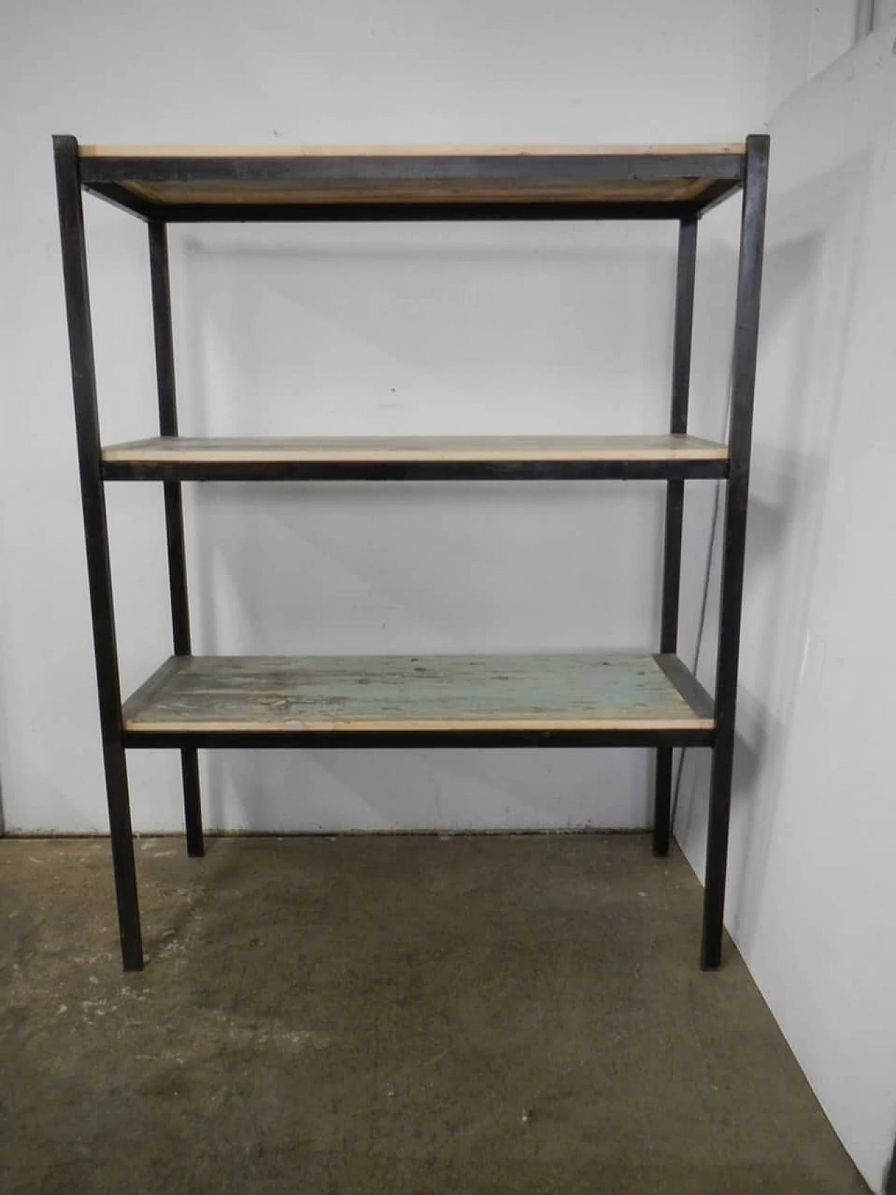 Iron shelf with wooden shelves, 1960s 12