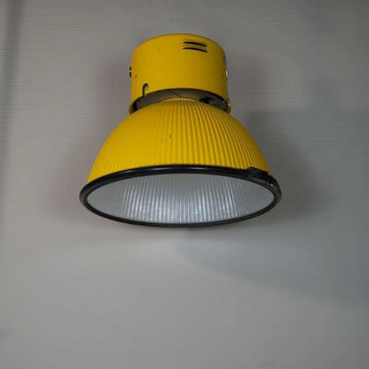 Industrial lamp attributed to Disano in yellow aluminium, 1980s 2