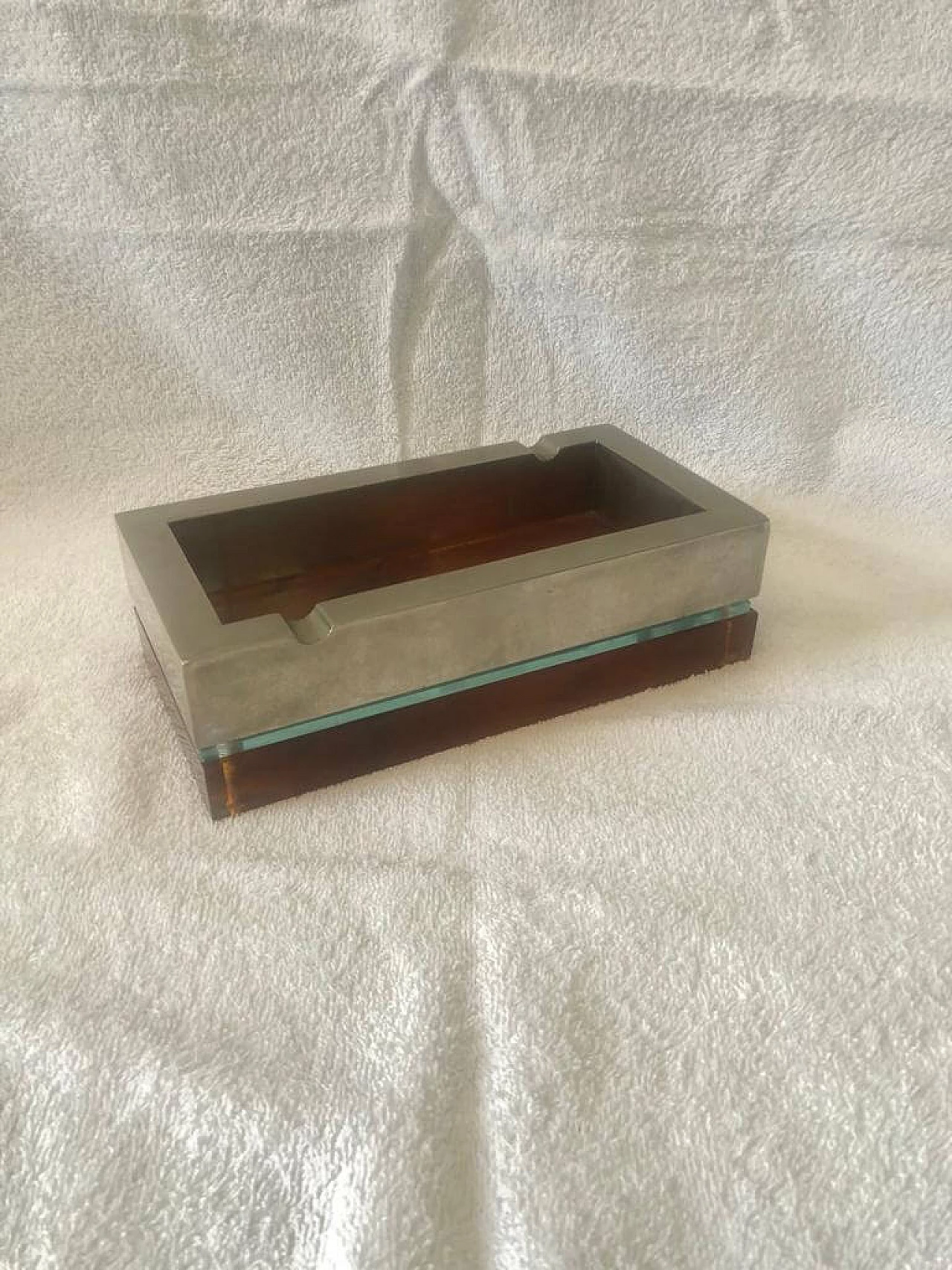 Posacenere in stile Bauhaus in lucite e cromo, anni '60 9