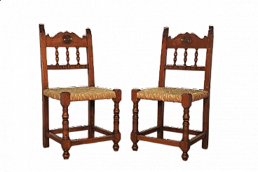 Coppia di sedie in legno con seduta in paglia, anni '20