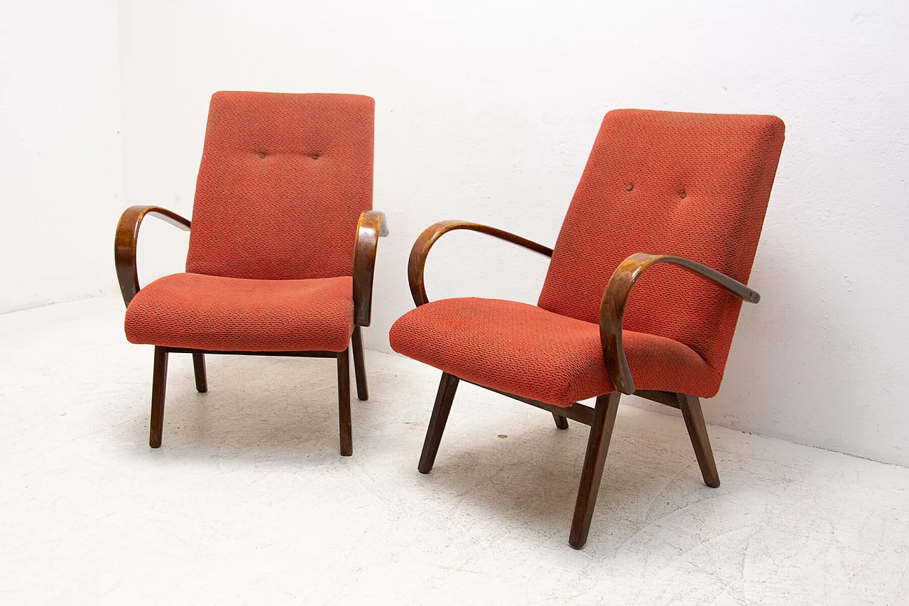 Coppia di poltrone di Jaroslav Šmídek in legno curvato, anni '60 5
