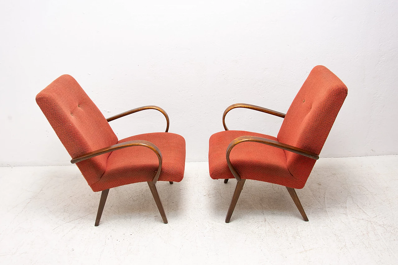 Coppia di poltrone di Jaroslav Šmídek in legno curvato, anni '60 10