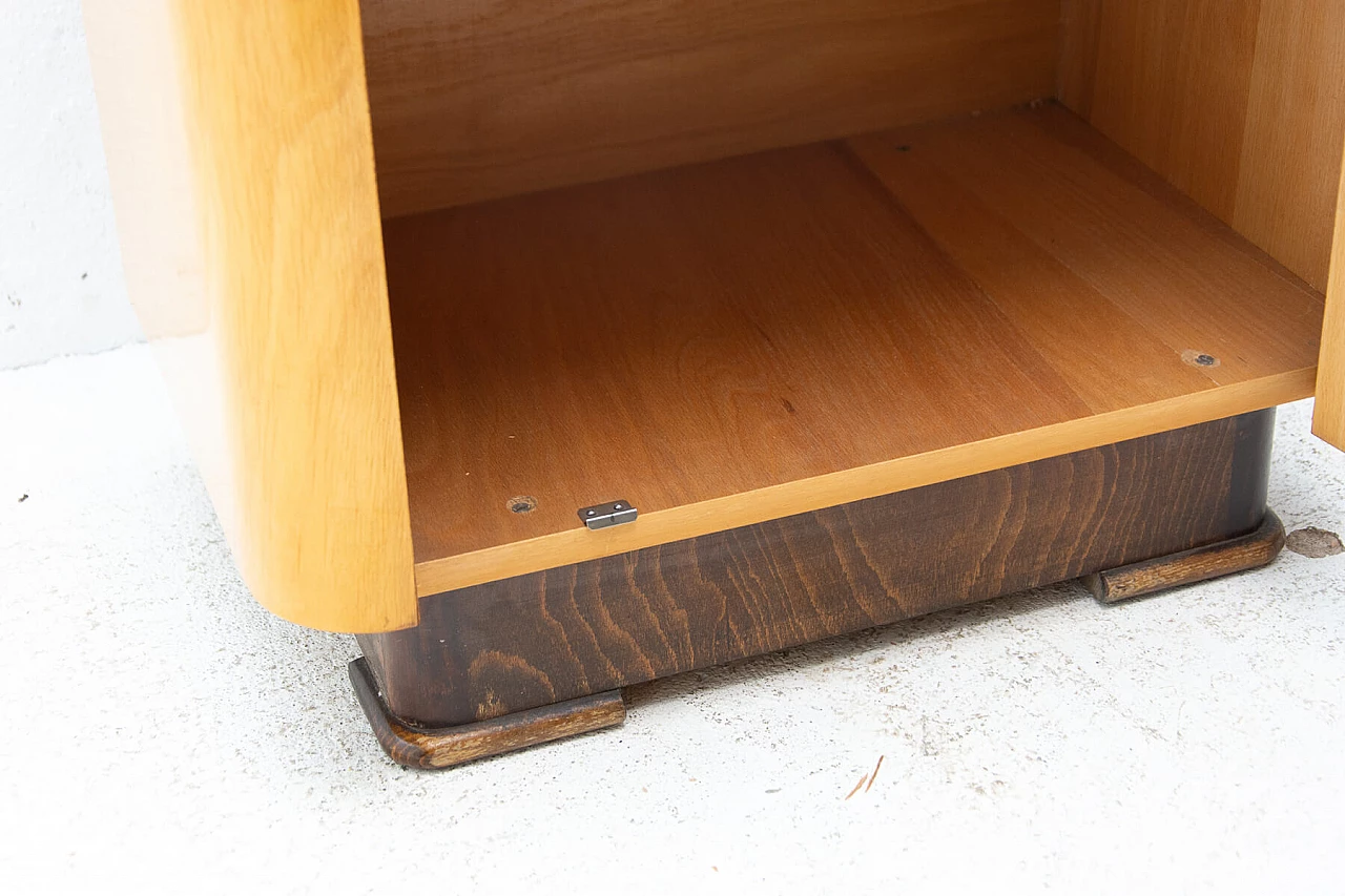 Coppia di comodini in noce di UP Zavody, anni '50 23