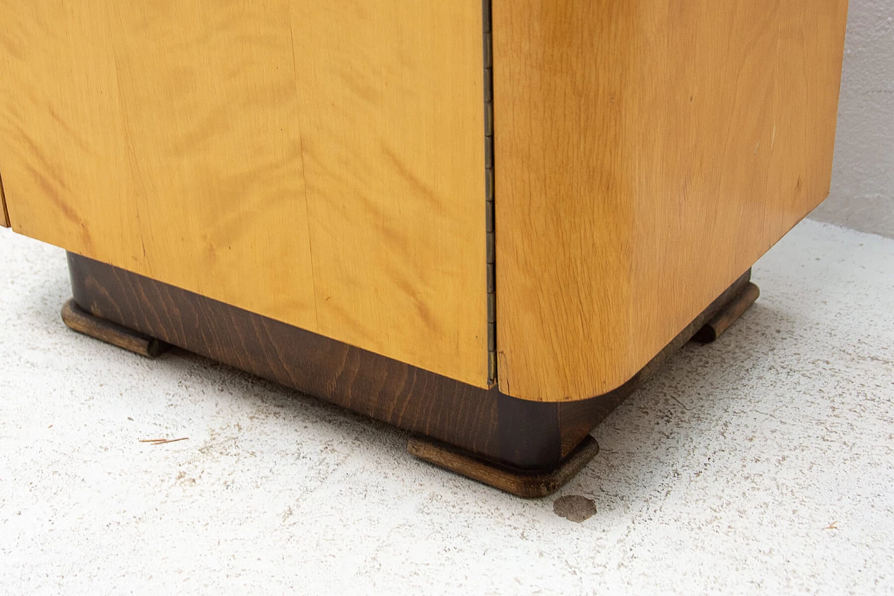 Coppia di comodini in noce di UP Zavody, anni '50 26