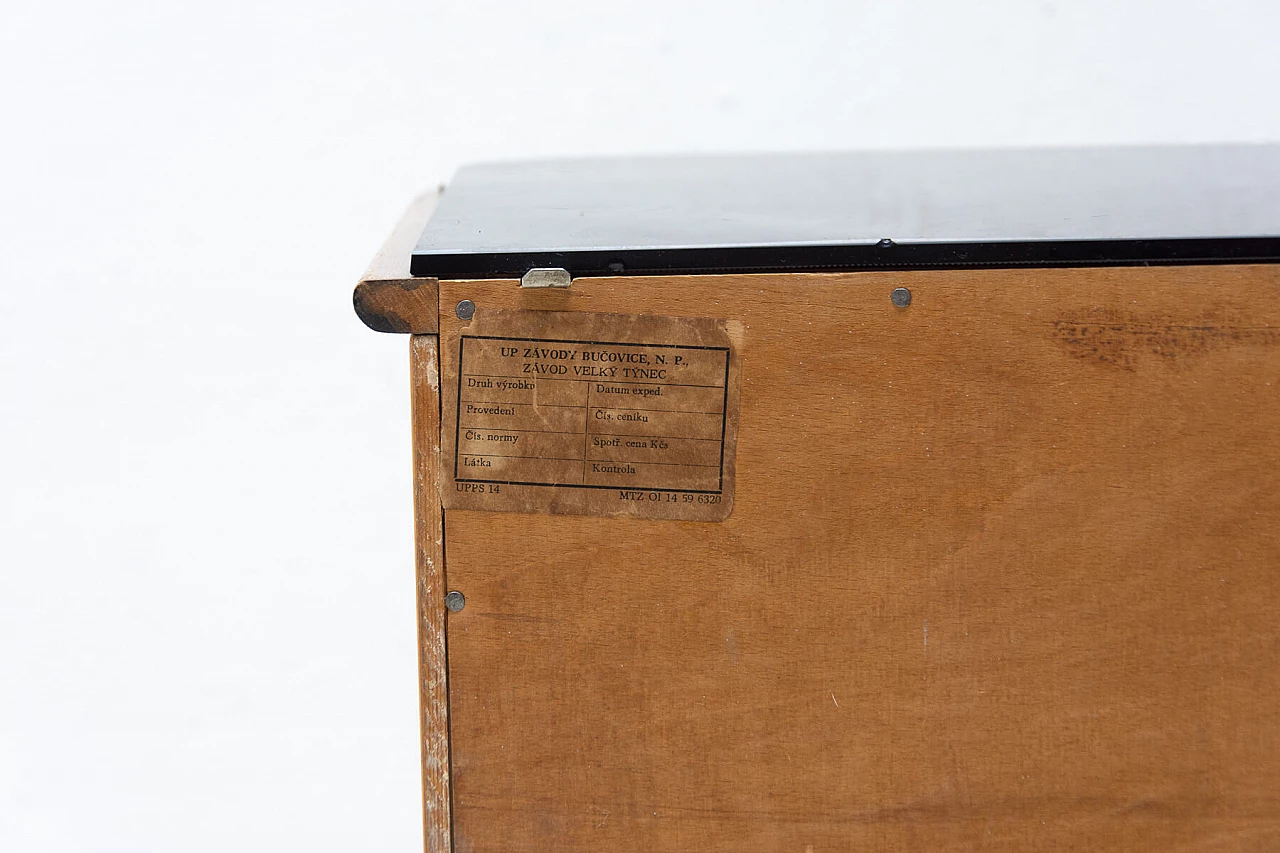 Coppia di comodini in noce di UP Zavody, anni '50 28