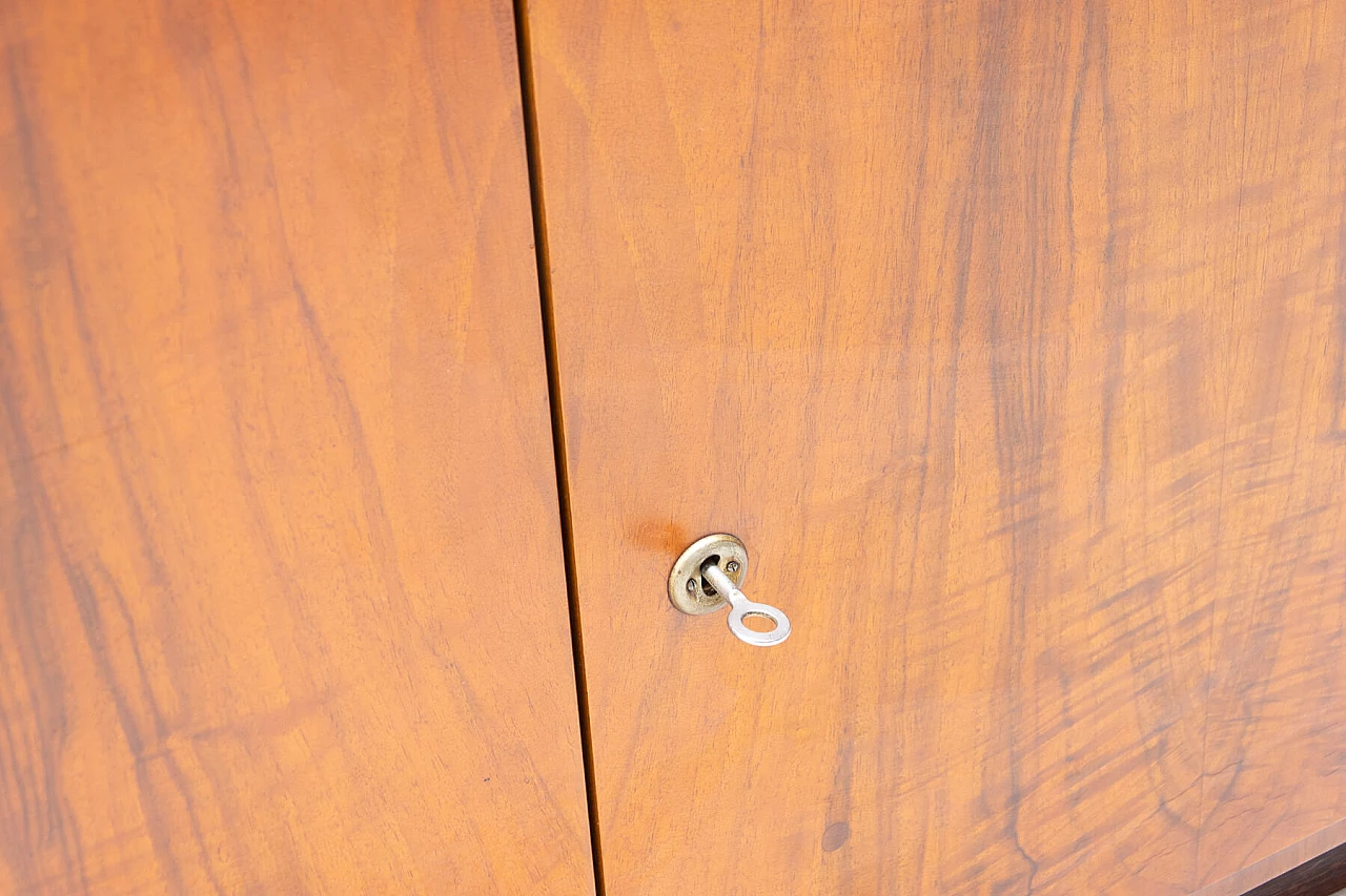 Libreria in noce di UP Zavody con ante in vetro, anni '50 13