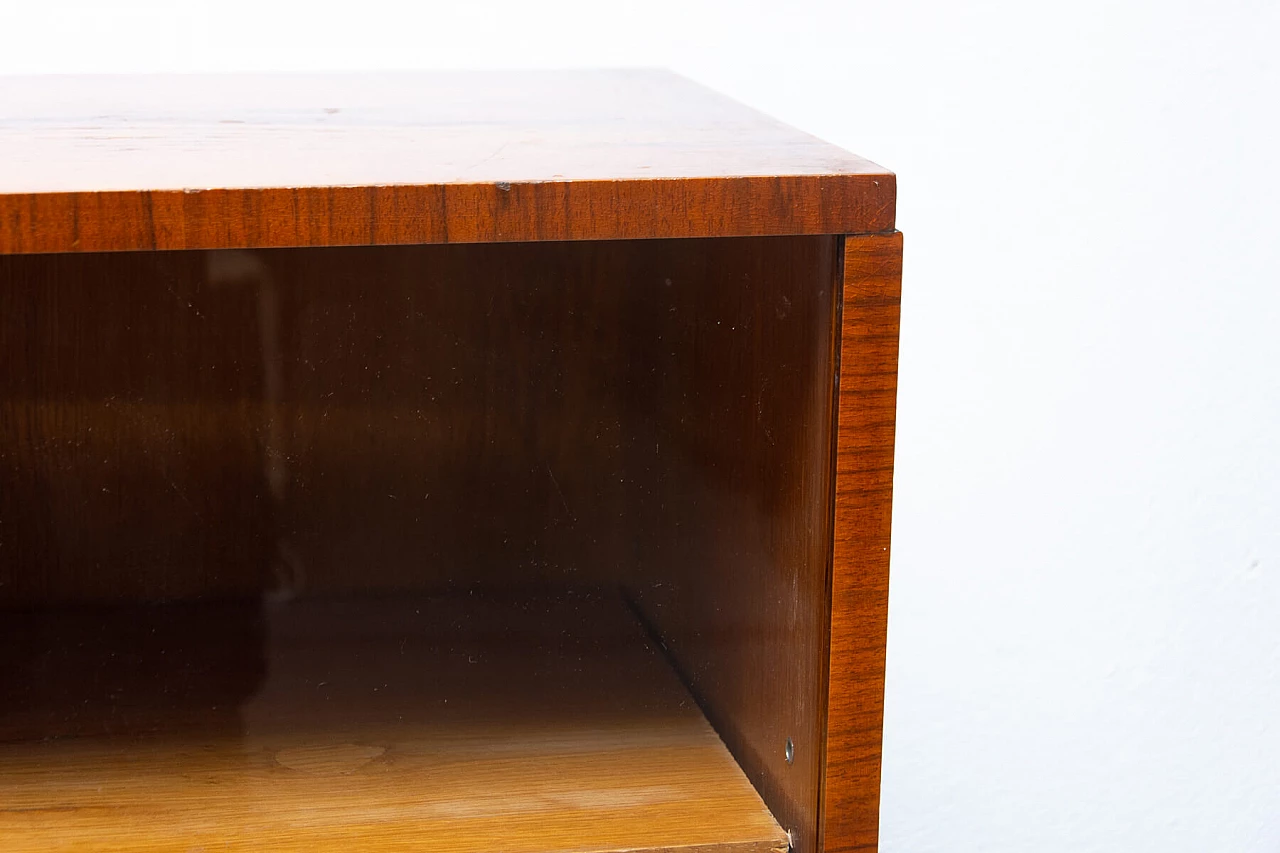 Libreria in noce di UP Zavody con ante in vetro, anni '50 14