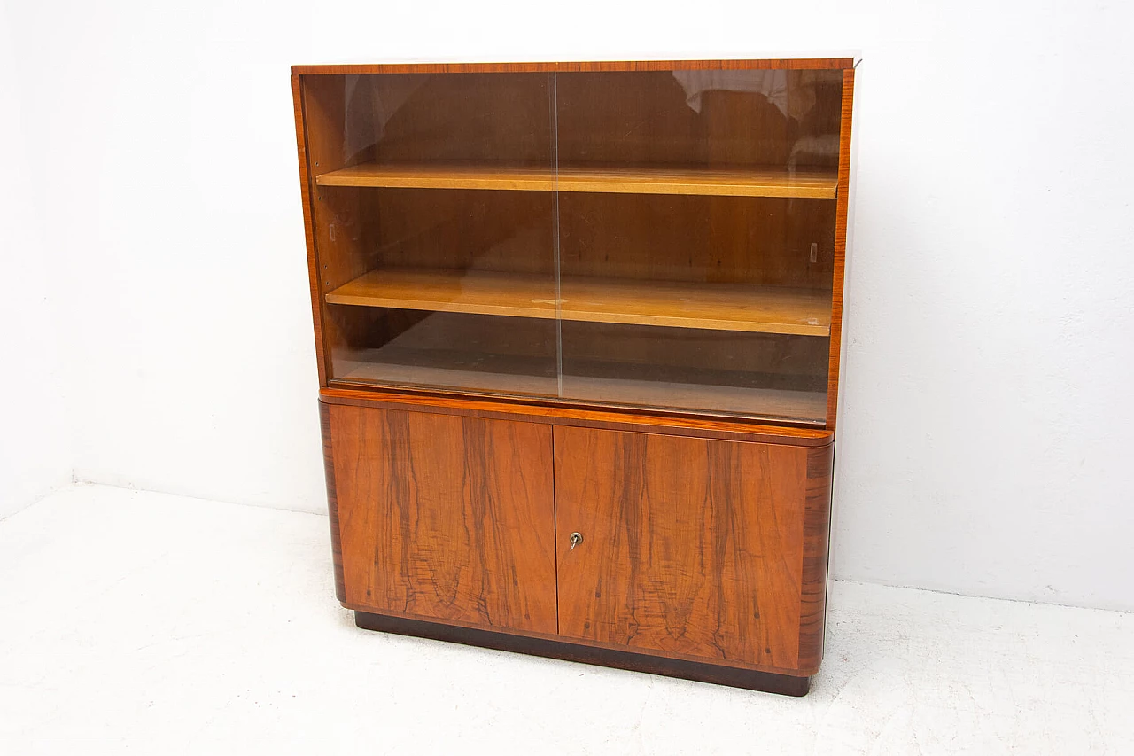 Libreria in noce di UP Zavody con ante in vetro, anni '50 20