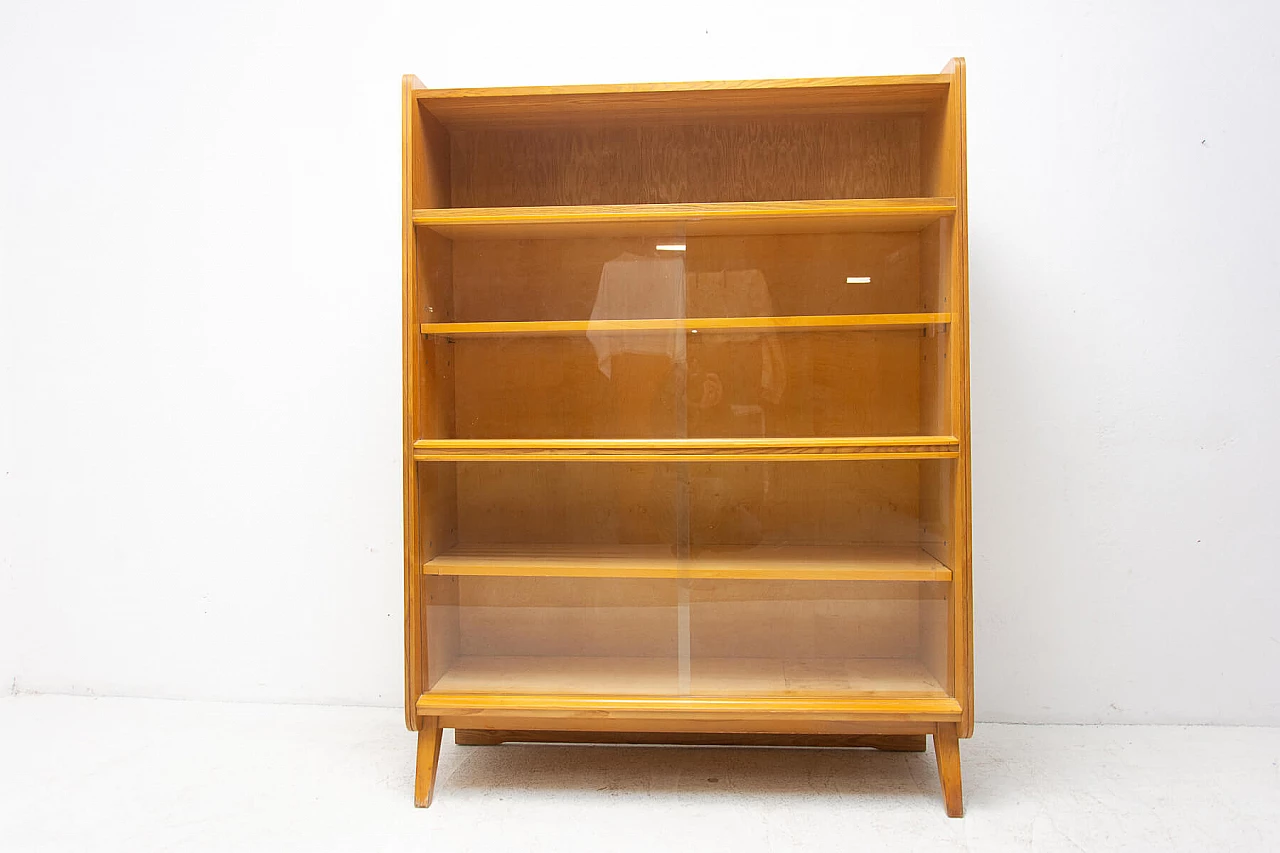 Libreria in noce di František Jirák per Jitona, anni '60 14