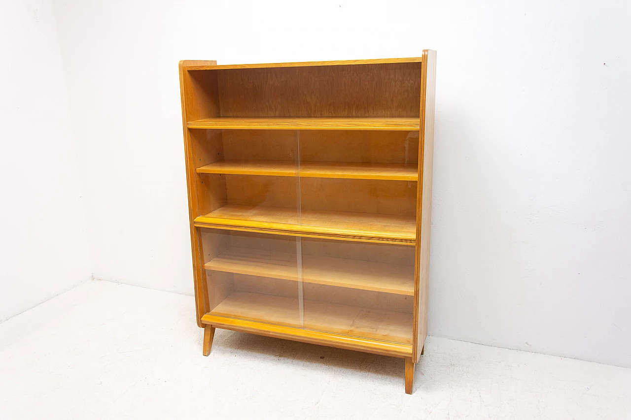 Libreria in noce di František Jirák per Jitona, anni '60 15
