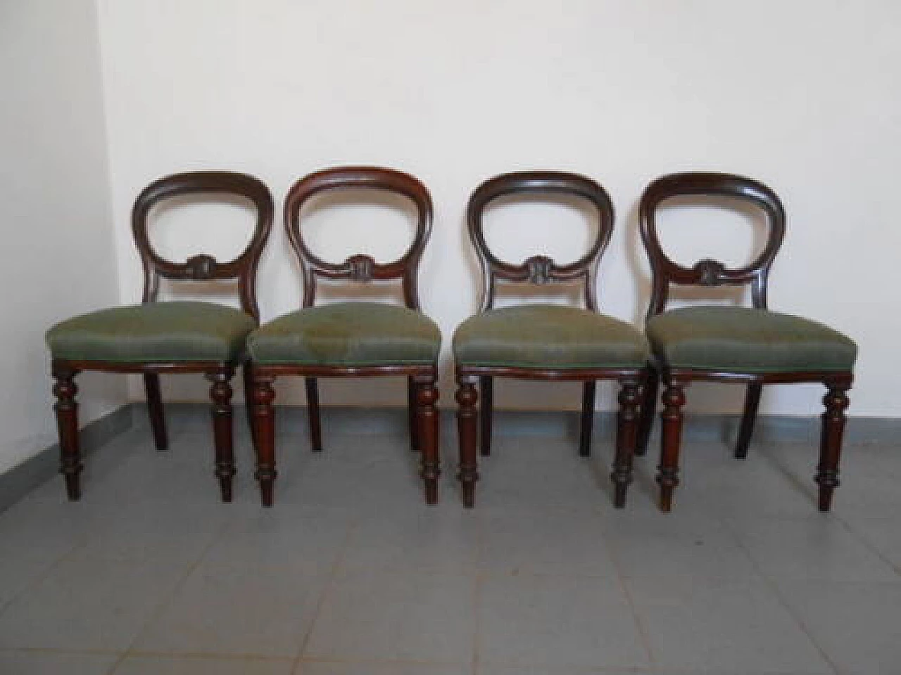 4 Mahogany Louis Philippe chairs, mid 19th century 4