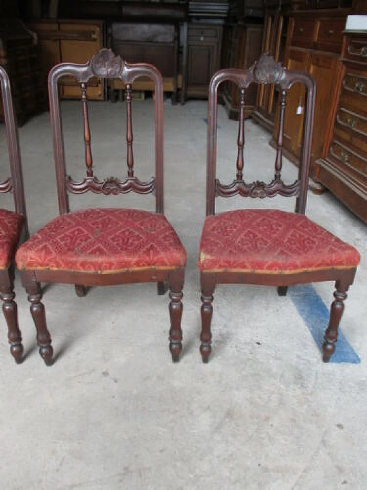 4 Louis Philippe carved walnut chairs, mid 19th century 4