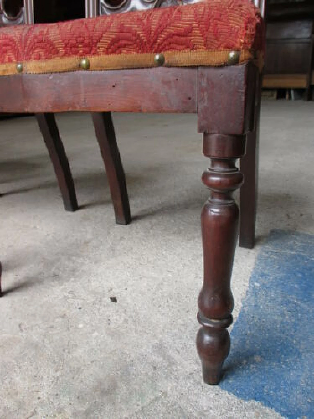 4 Louis Philippe carved walnut chairs, mid 19th century 6