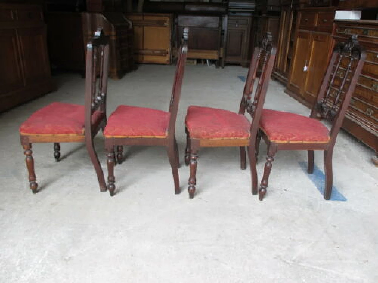 4 Louis Philippe carved walnut chairs, mid 19th century 7