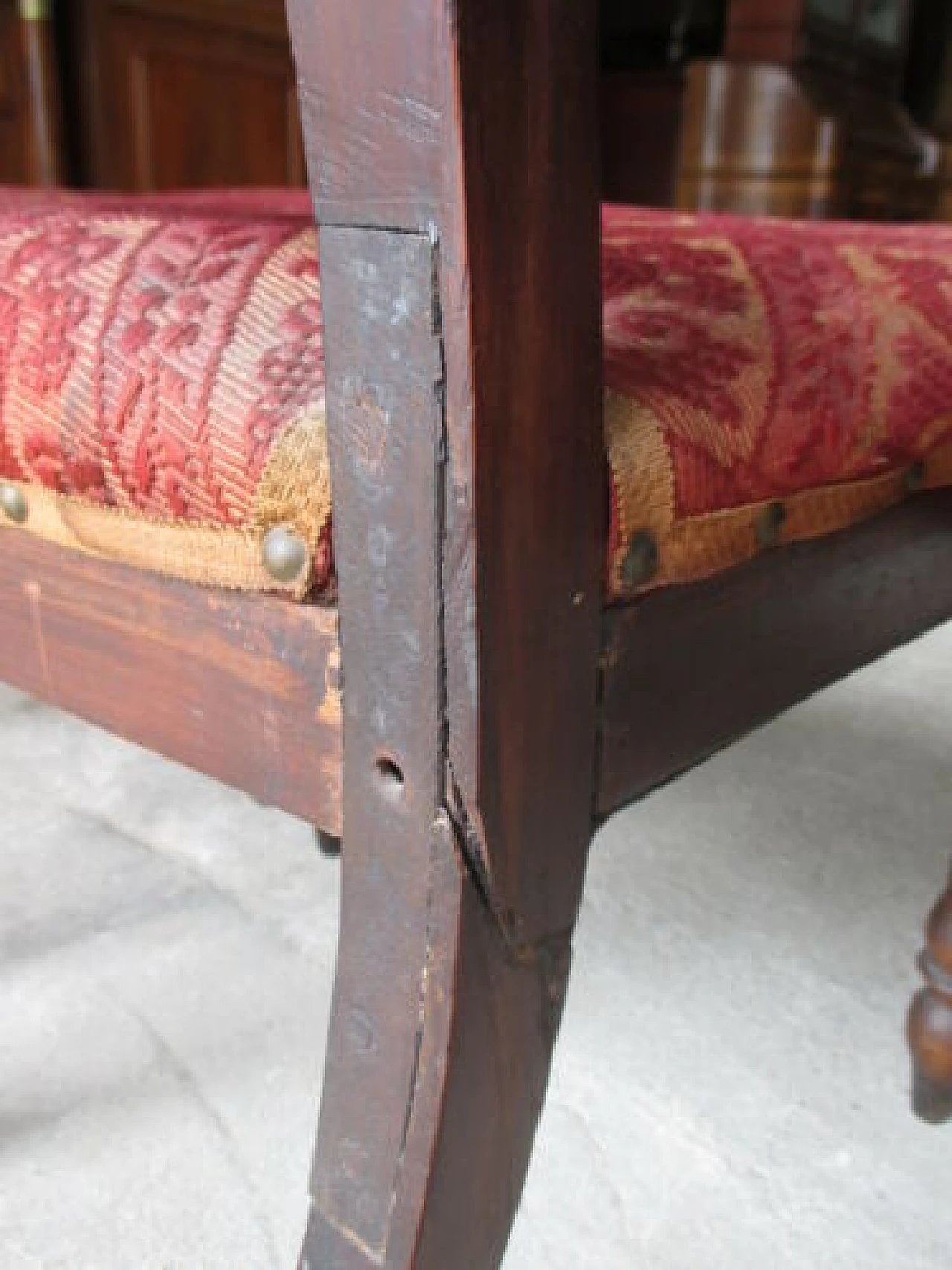 4 Louis Philippe carved walnut chairs, mid 19th century 9