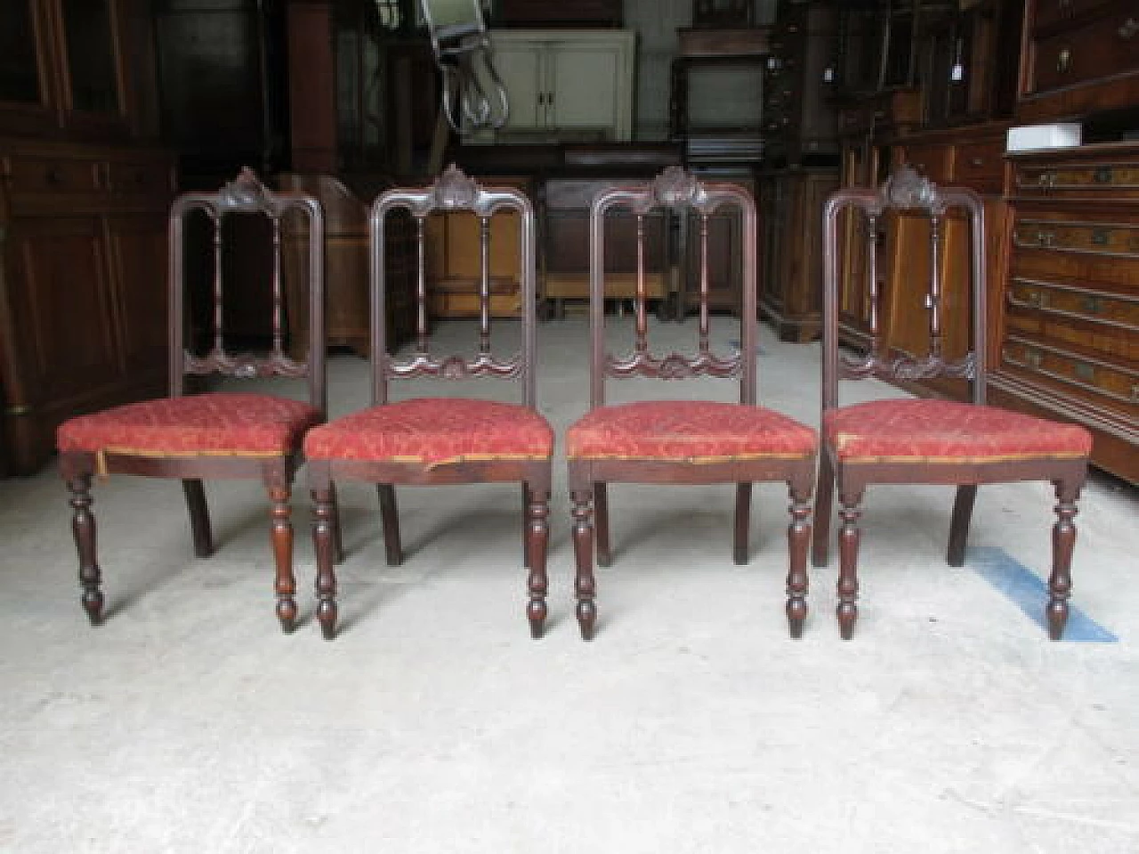4 Louis Philippe carved walnut chairs, mid 19th century 10
