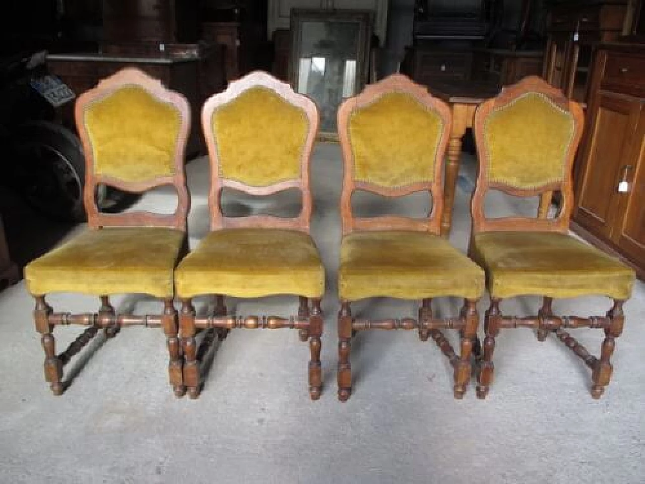 4 Walnut chairs in Louis XIII style, early 20th century 9