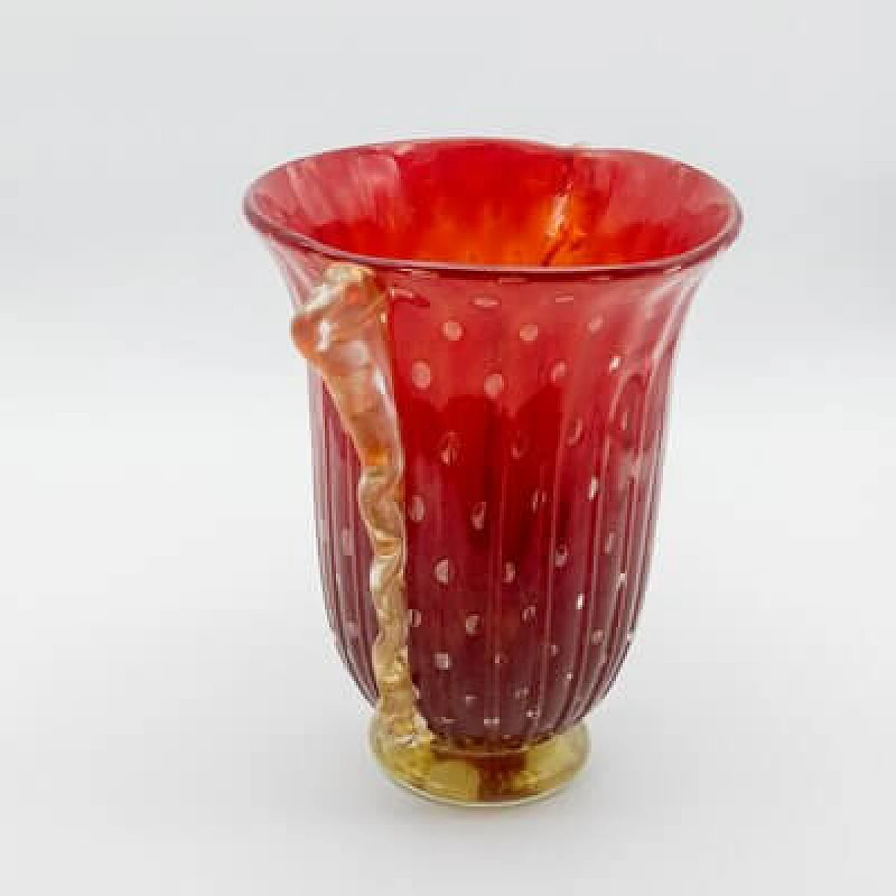 Red glass vase, 1930s 10