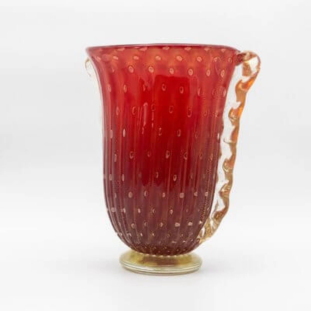 Red glass vase, 1930s 11