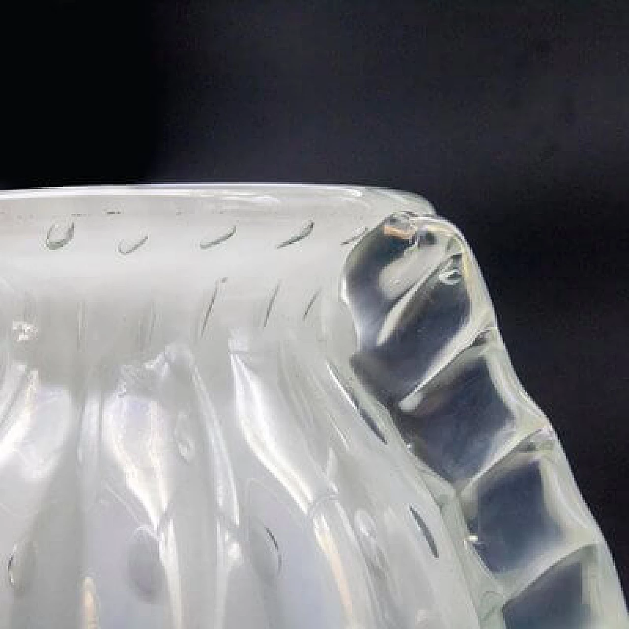 Vaso in vetro bianco, anni '30 7