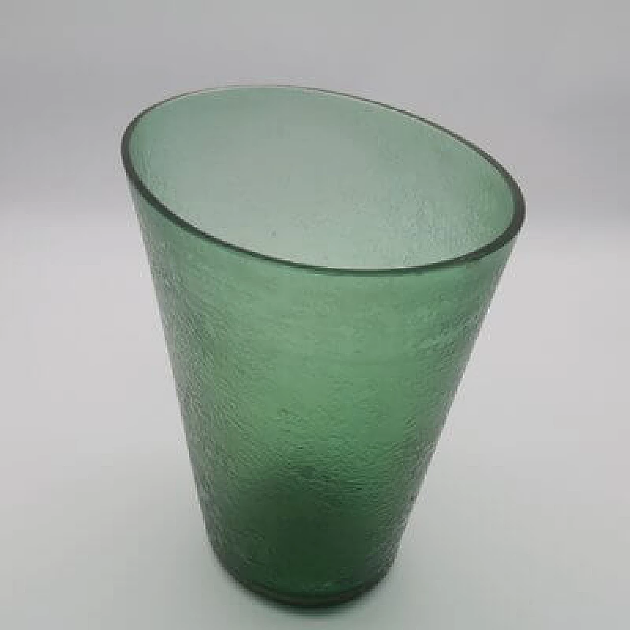 Vaso in vetro verde, anni '50 8