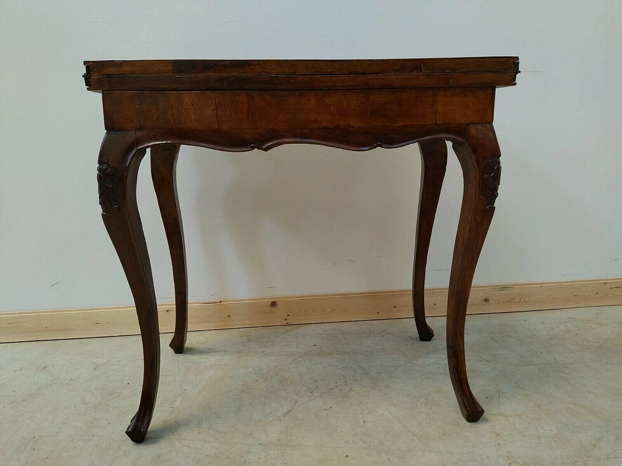 Louis XVI style folding card table in walnut and briarwood, 40s 10