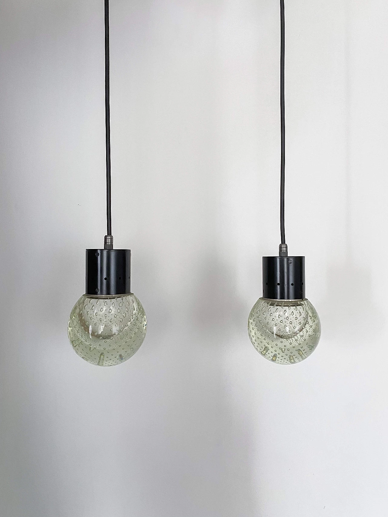 Pair of pendant lamps by Gino Sarfatti for Archimede Seguso, 1960s 2