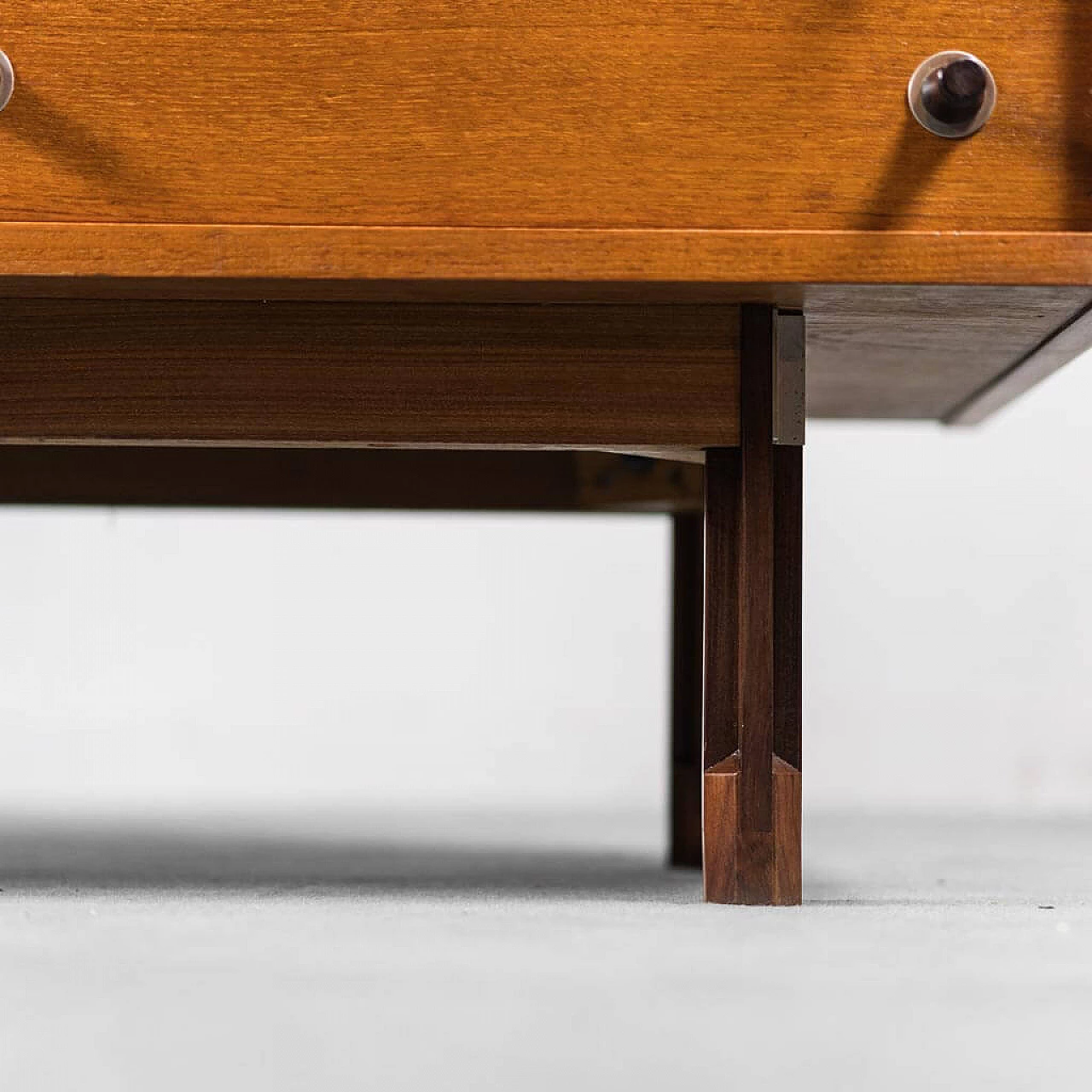 Credenza in legno di George Coslin per 3V, anni '60 9