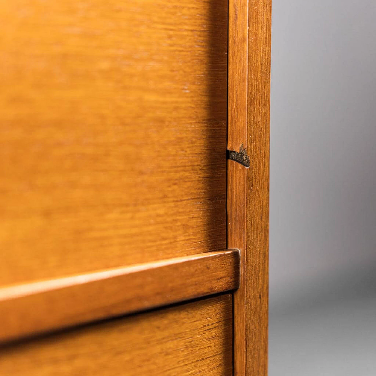 Credenza in legno di George Coslin per 3V, anni '60 10