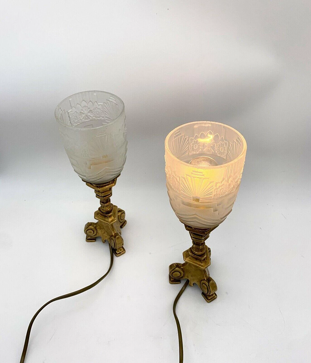 Pair of table lamps in ground glass and bronze, 40s 1