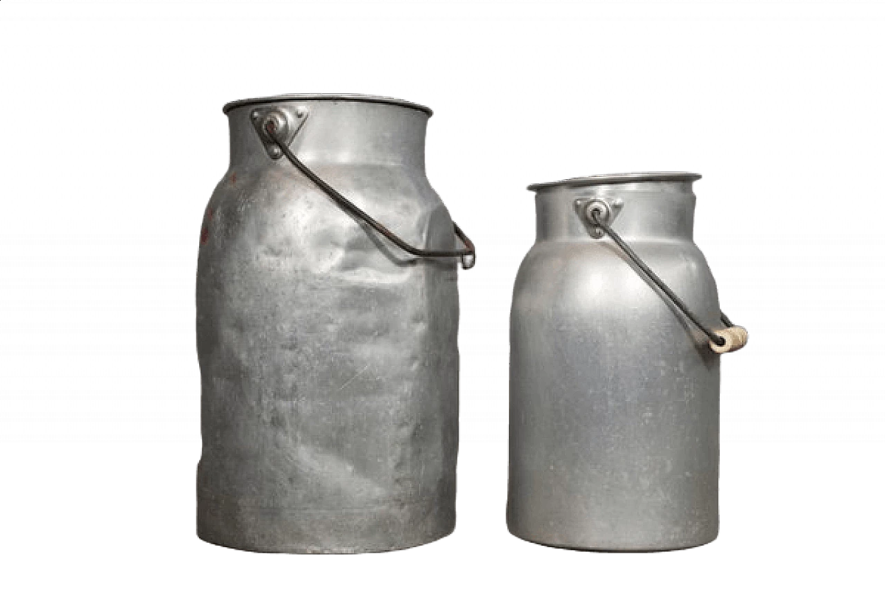 Coppia di contenitori per latte, anni '50 1407514