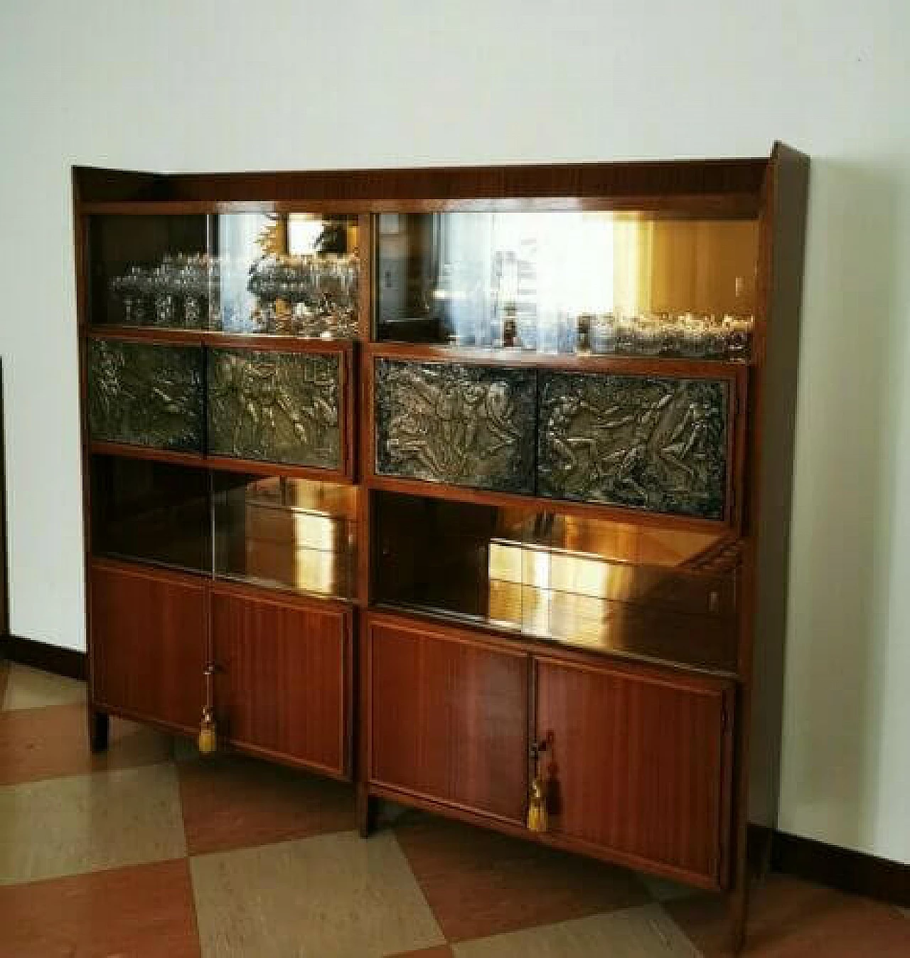 Bar cabinet with hand-engraved tiles by Vittorio Dassi, 1950s 3