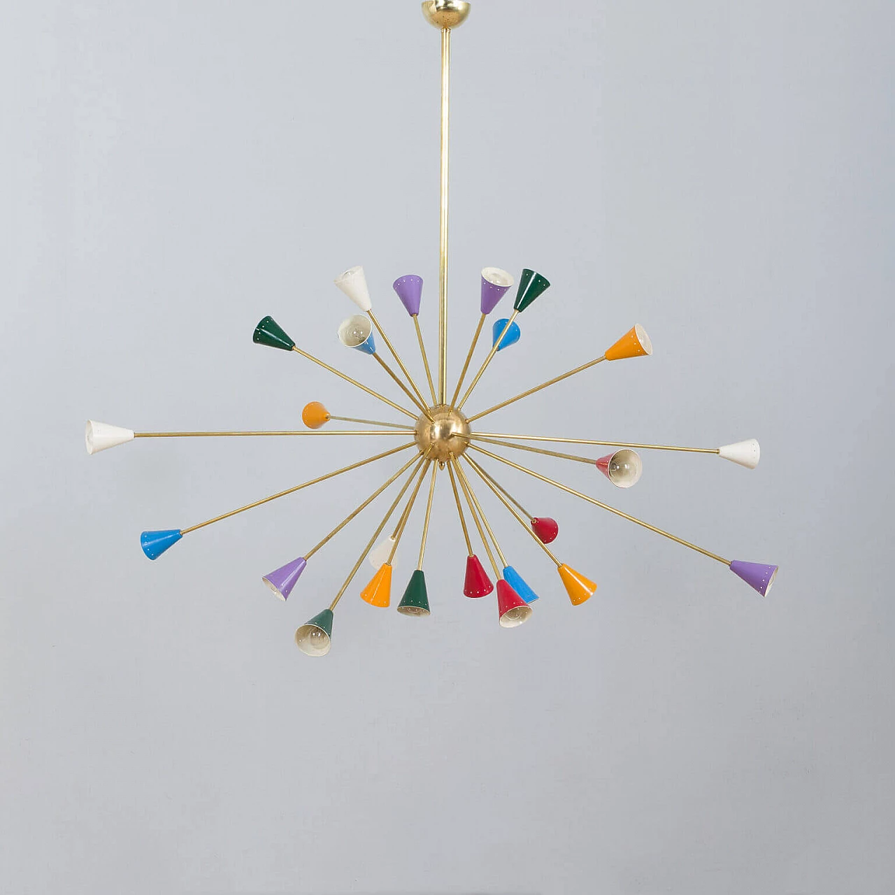 Sputnik chandelier in the style of Arteluce in polished brass and enameled aluminium, 90s 4