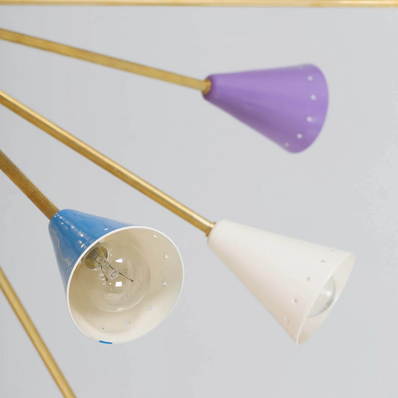 Sputnik chandelier in the style of Arteluce in polished brass and enameled aluminium, 90s 8