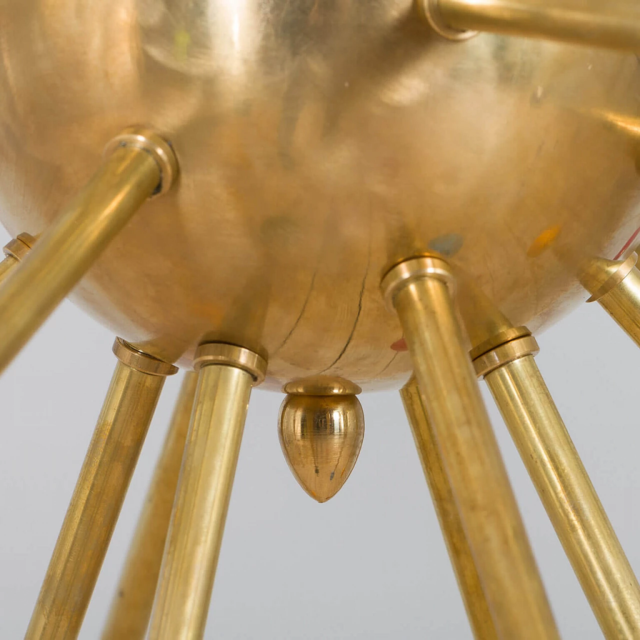 Sputnik chandelier in the style of Arteluce in polished brass and enameled aluminium, 90s 11
