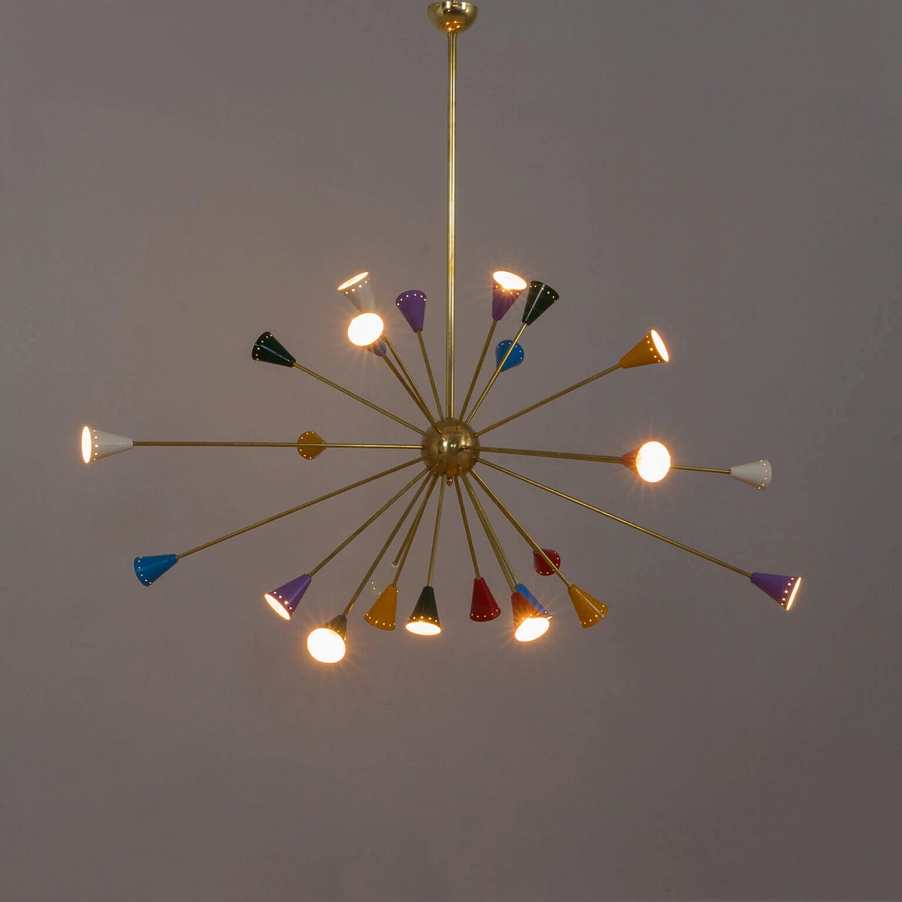 Sputnik chandelier in the style of Arteluce in polished brass and enameled aluminium, 90s 13