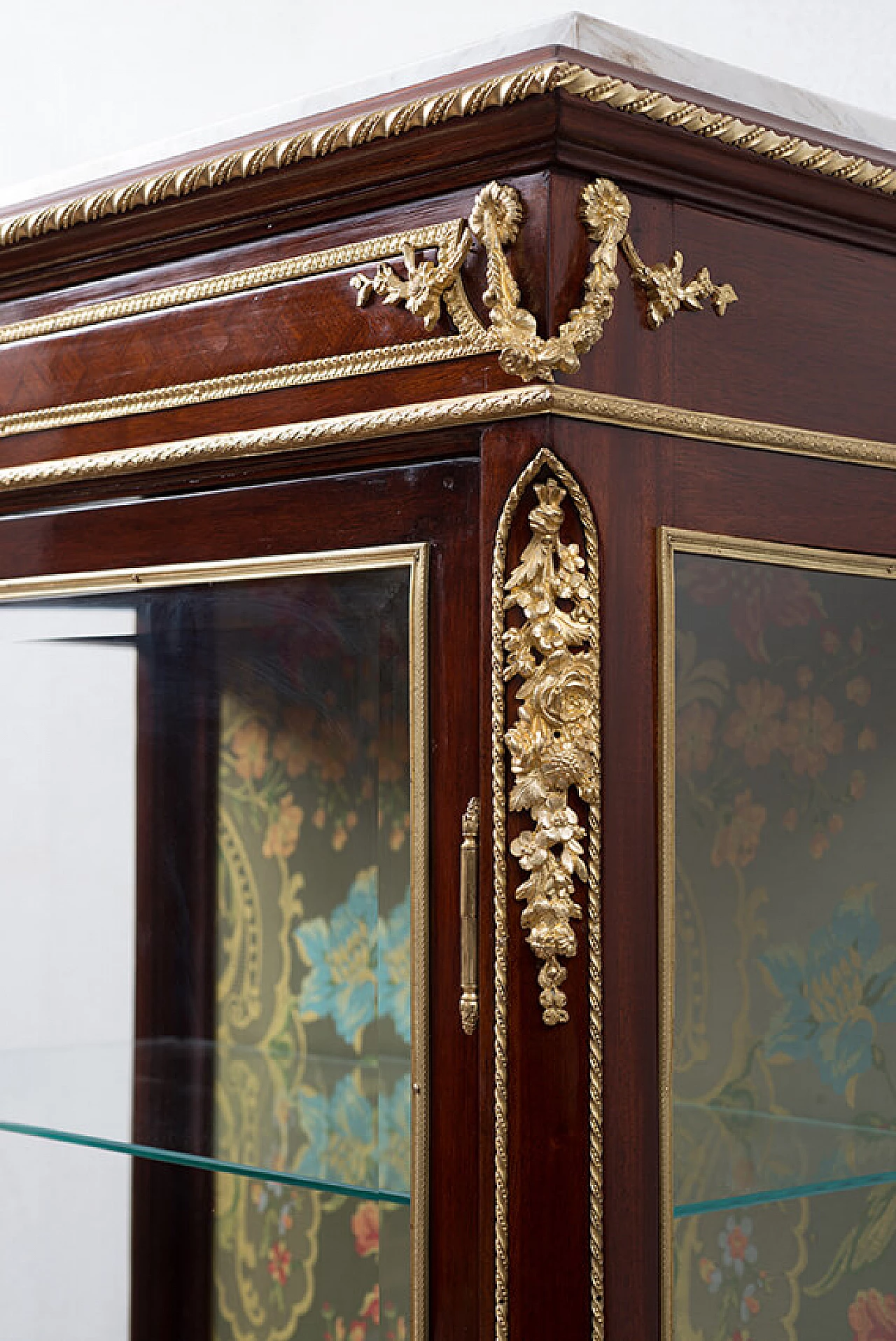 Vetrina in stile Napoleone III in mogano con piano in marmo, '800 3