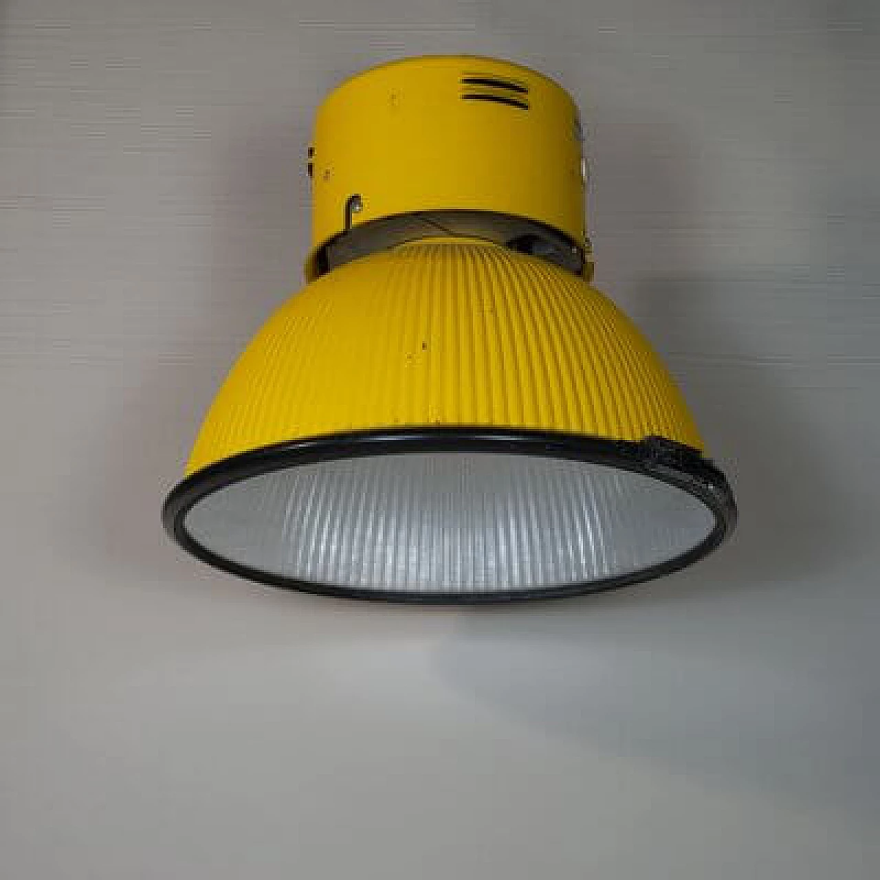 Industrial lamp attributed to Disano in yellow aluminium, 1980s 13