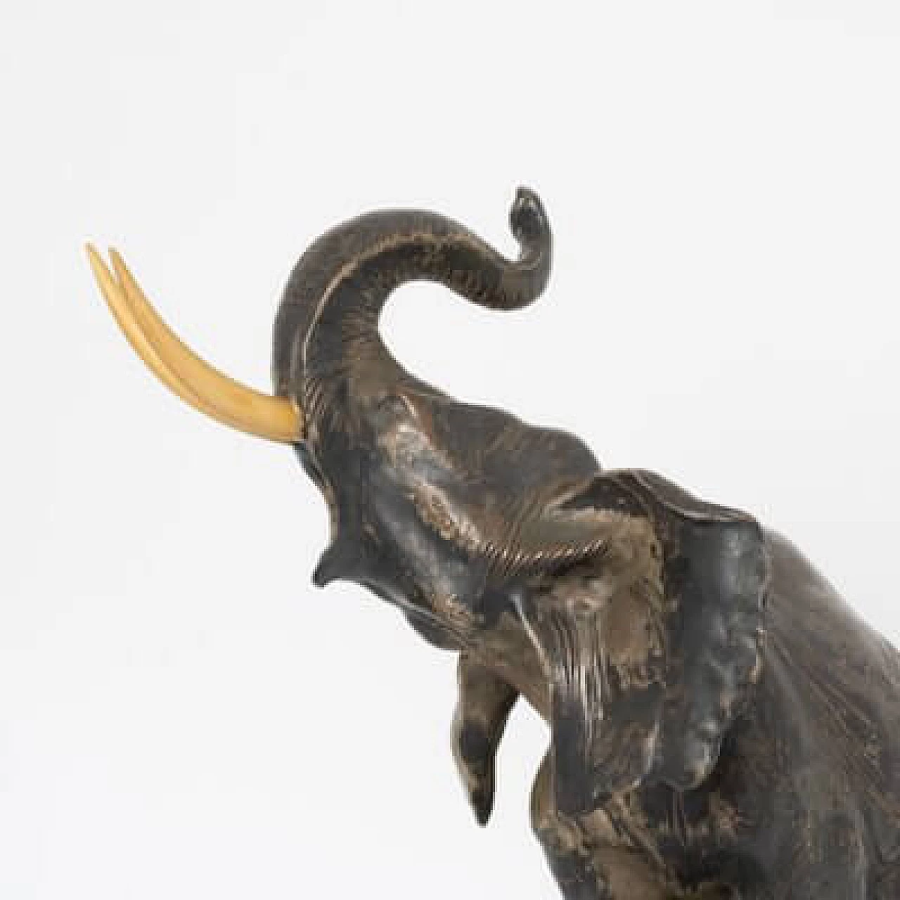 3 Statue di elefanti in terracotta e rame argentato, anni '50 10