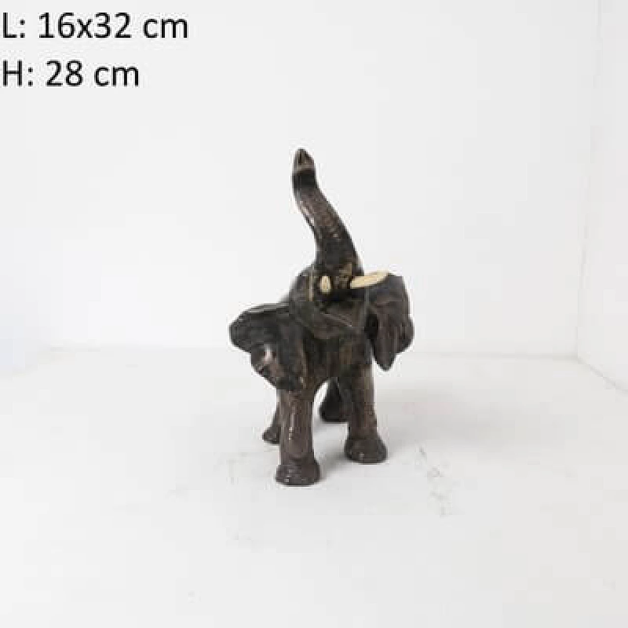 3 Statue di elefanti in terracotta e rame argentato, anni '50 26