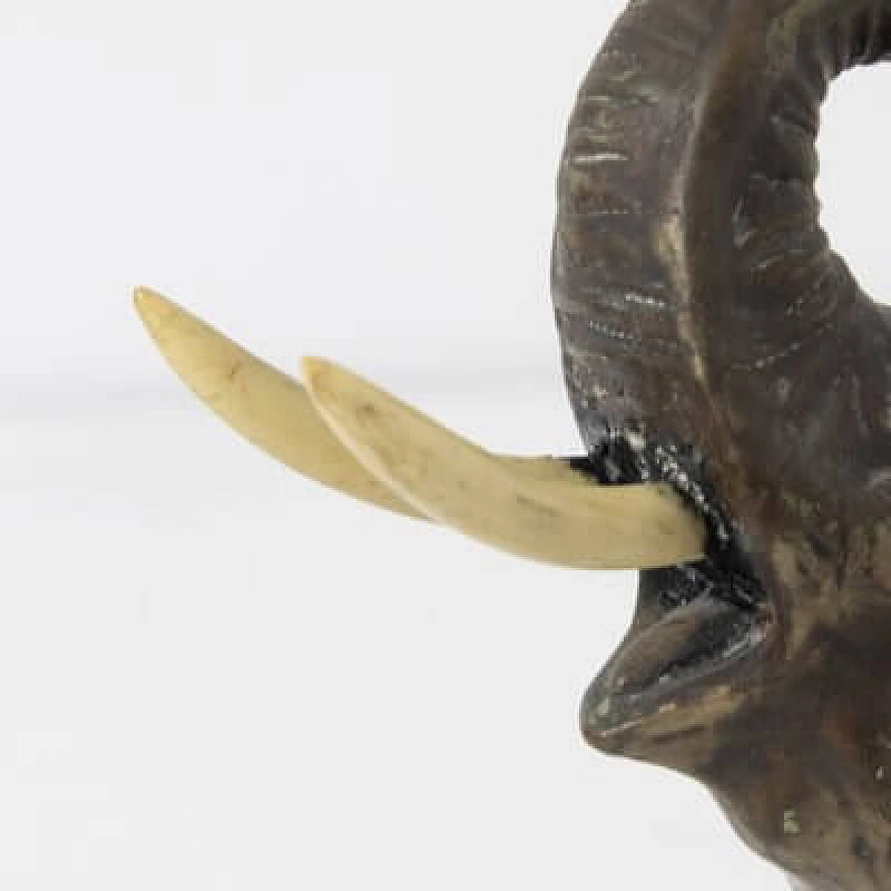 3 Statue di elefanti in terracotta e rame argentato, anni '50 28