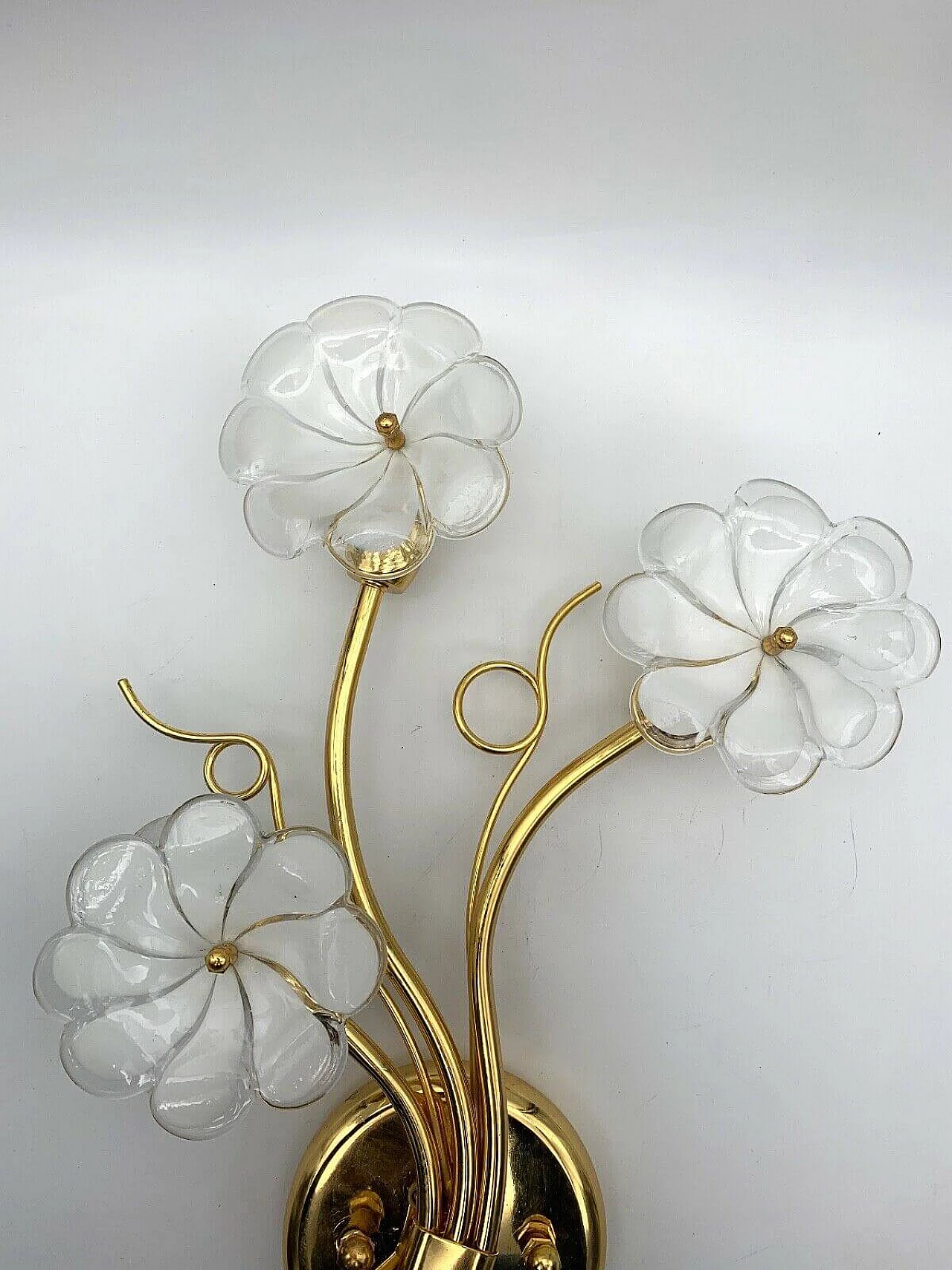 Wall sconce in gilded iron and Murano glass, 80s 2